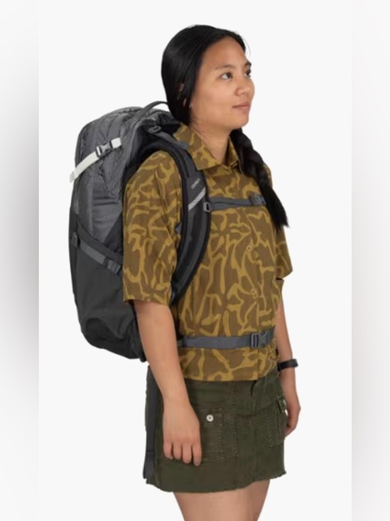 Osprey Tropos 32 Pack laptop tech backpack bag phantom grey gray black 32L main image 4
